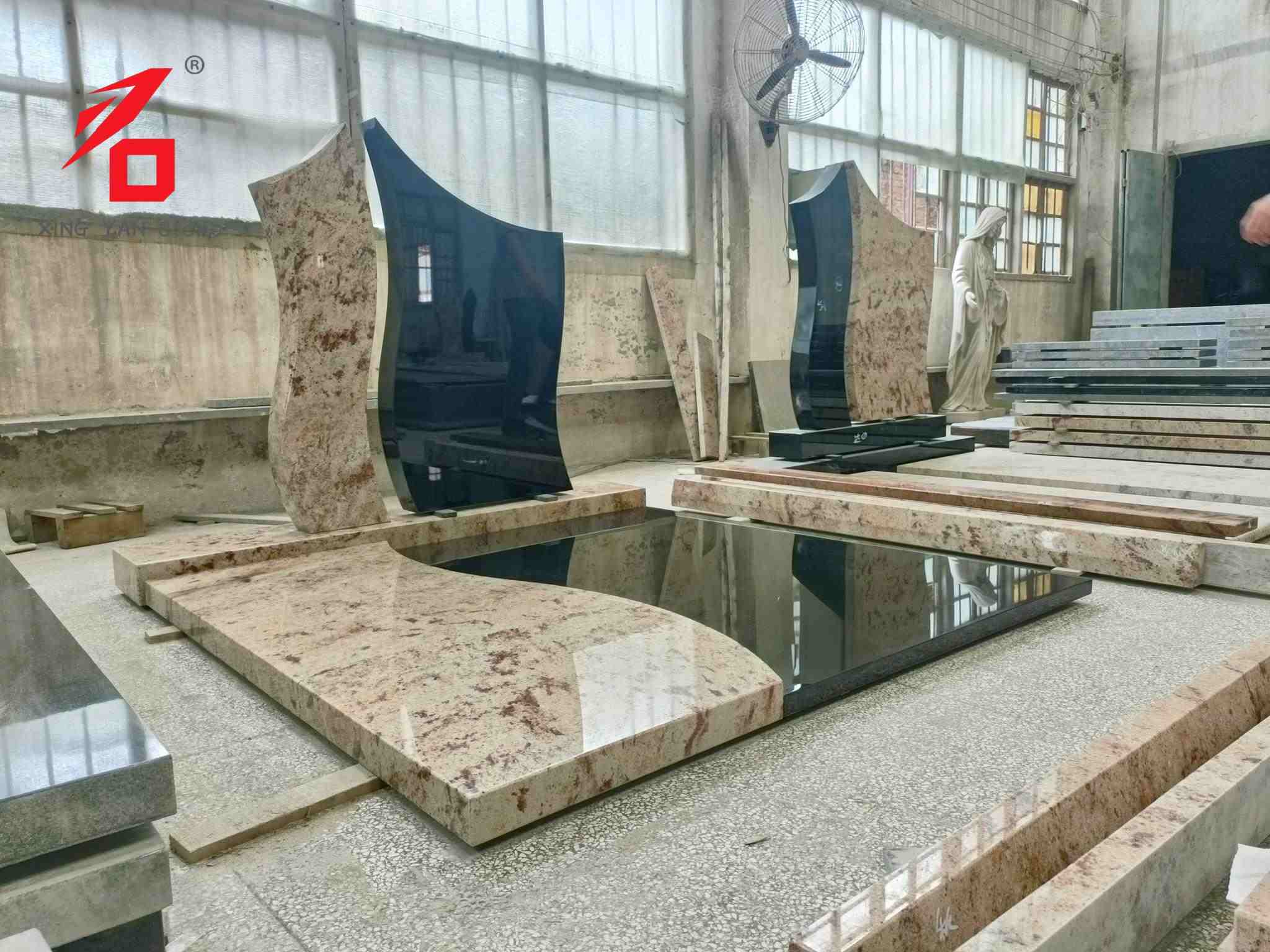 Αυστραλιανή καλλιτεχνική γλυπτική επιτύμβια στήλη