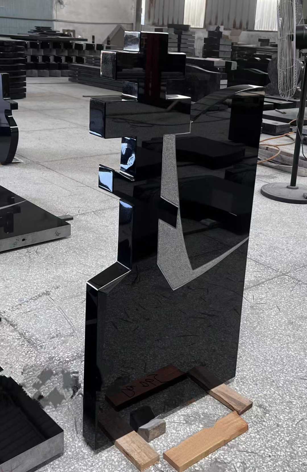 Δημιουργική γεωμετρική μαύρη επιτύμβια στήλη Xingyan